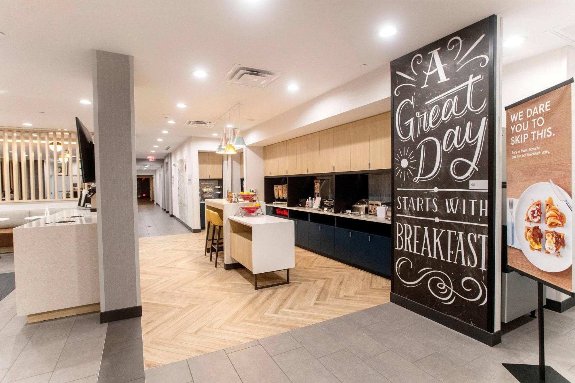 Towneplace Suites By Marriott Conroe Bagian luar foto