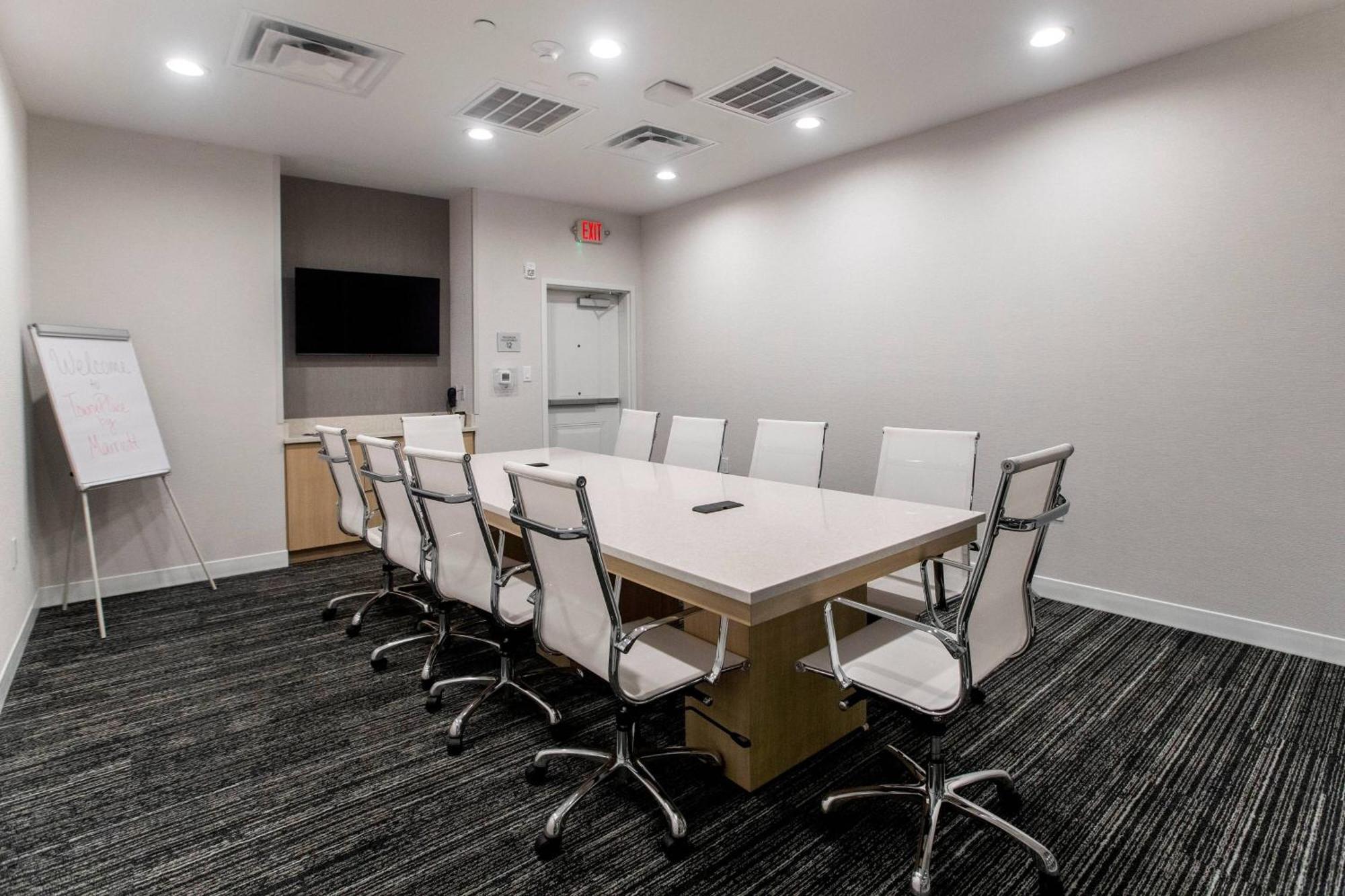 Towneplace Suites By Marriott Conroe Bagian luar foto