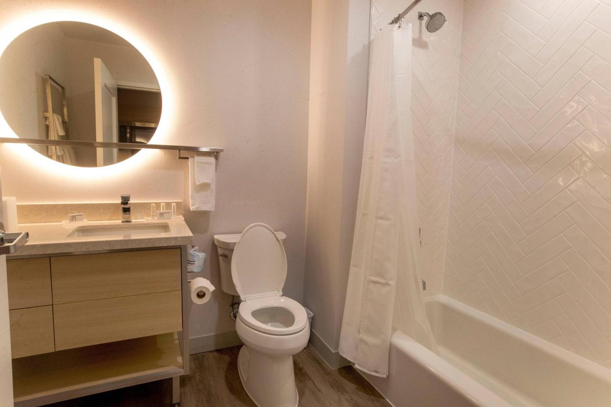 Towneplace Suites By Marriott Conroe Bagian luar foto