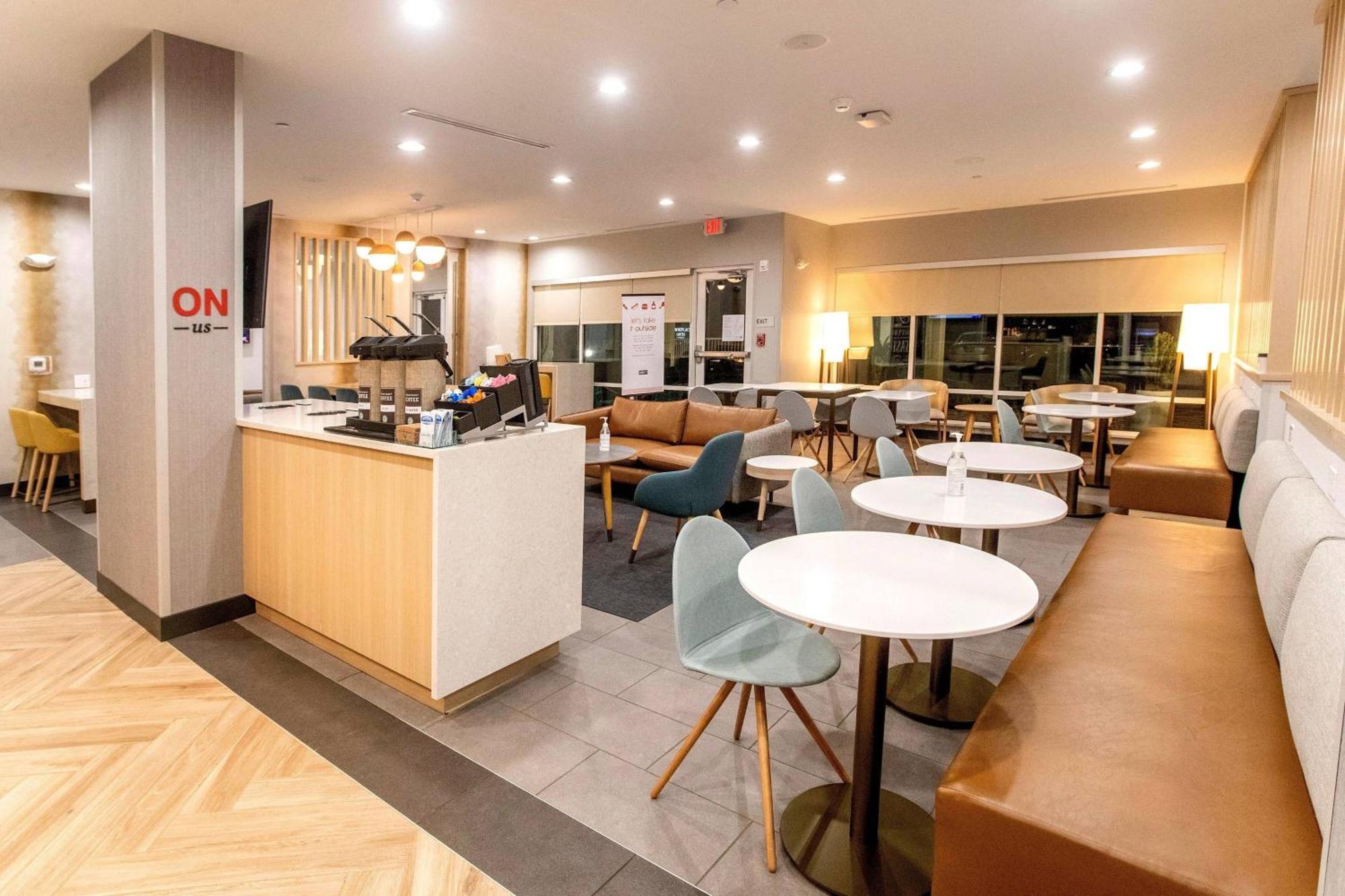 Towneplace Suites By Marriott Conroe Bagian luar foto