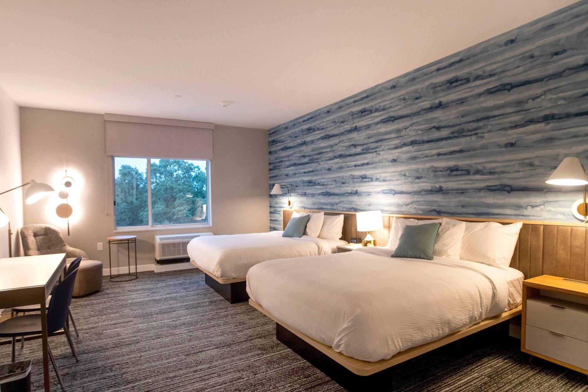 Towneplace Suites By Marriott Conroe Bagian luar foto
