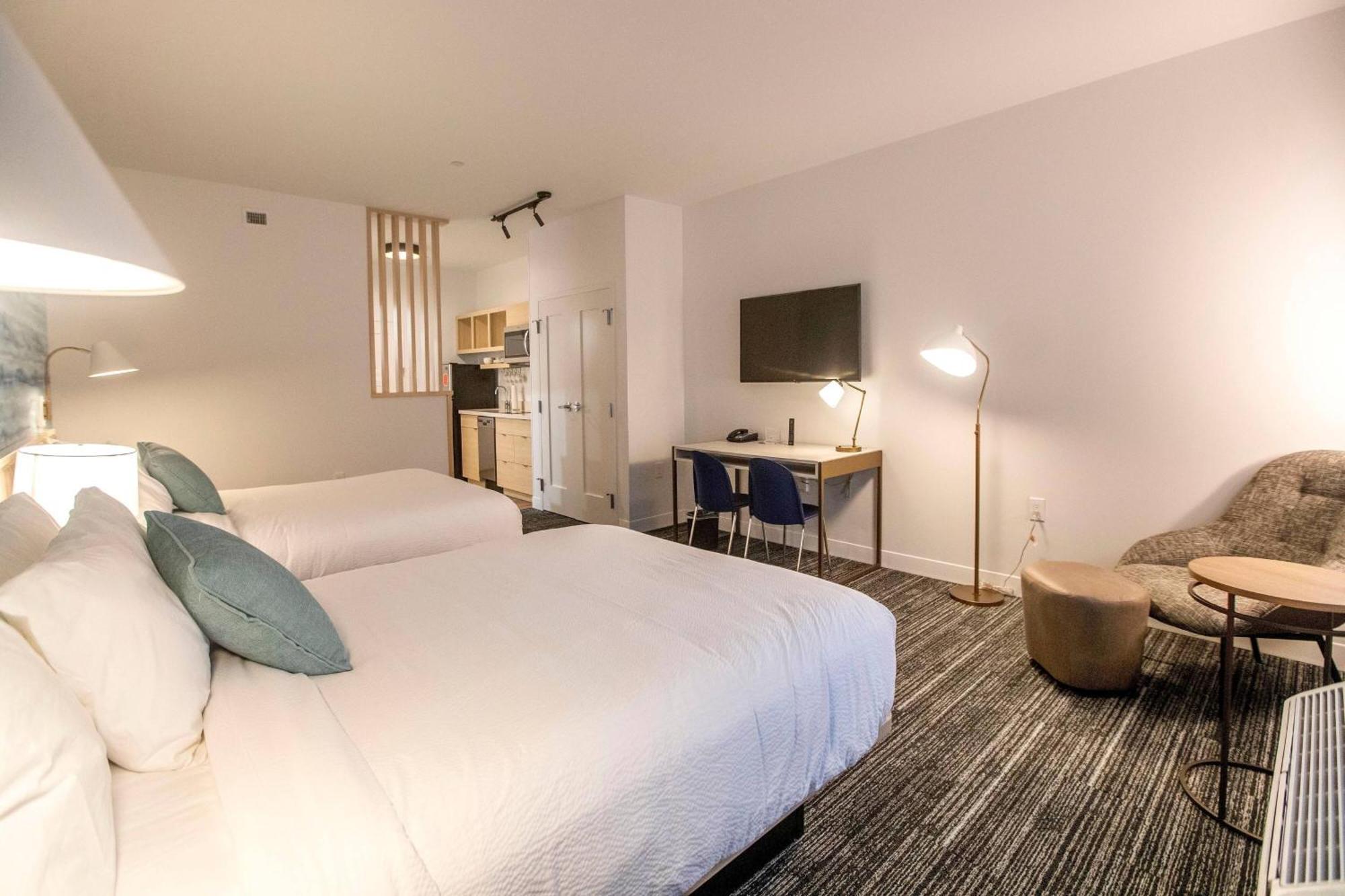 Towneplace Suites By Marriott Conroe Bagian luar foto