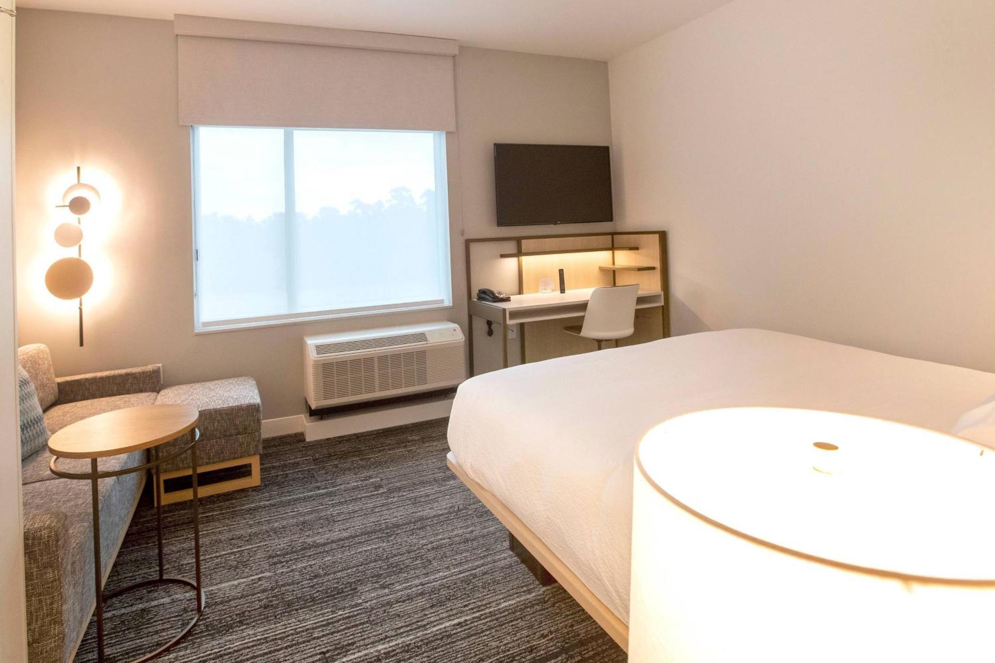 Towneplace Suites By Marriott Conroe Bagian luar foto