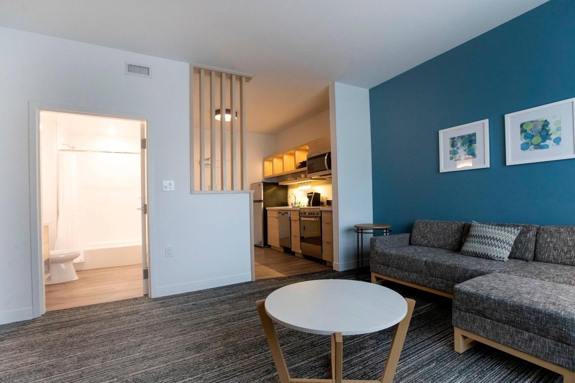 Towneplace Suites By Marriott Conroe Bagian luar foto