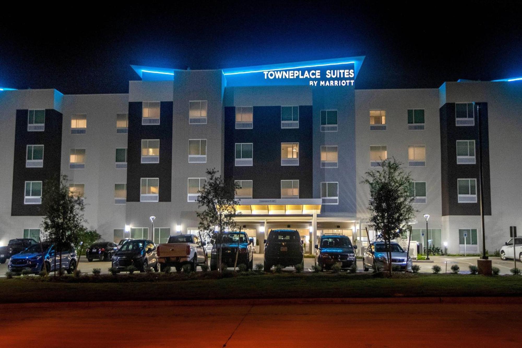 Towneplace Suites By Marriott Conroe Bagian luar foto